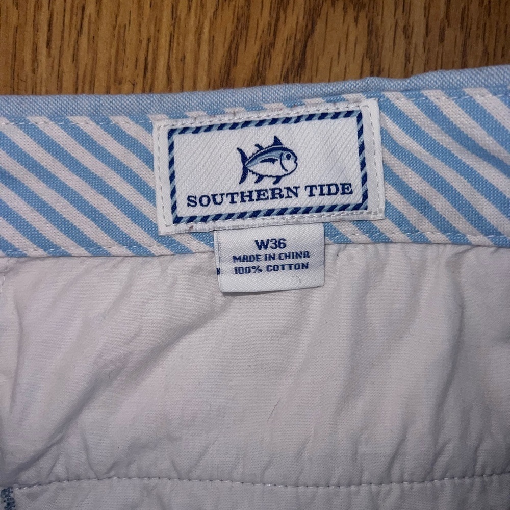 Southern Tide Shorts - Picture 3 of 5